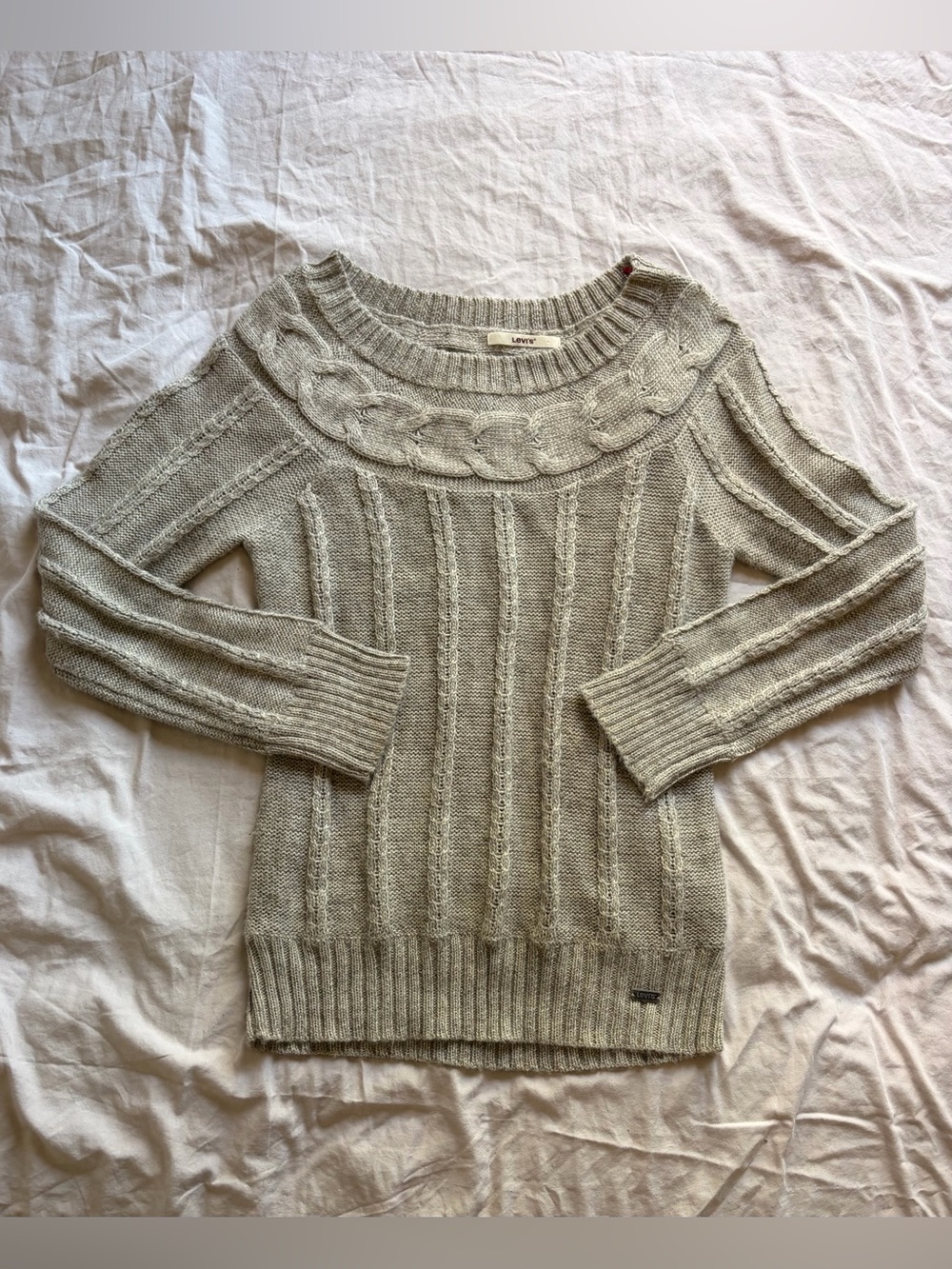 Cozy Alpaca Blend Levi’s Women's Cable-Knit Scoopneck Sweater in Oatmeal